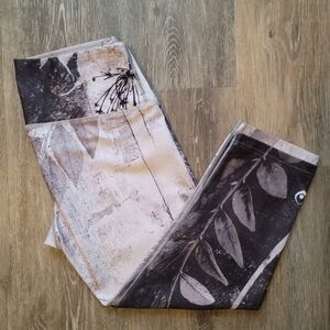 My Inner Fire Foliole Sport Capri Crop Yoga Legging Medium 8 EUC